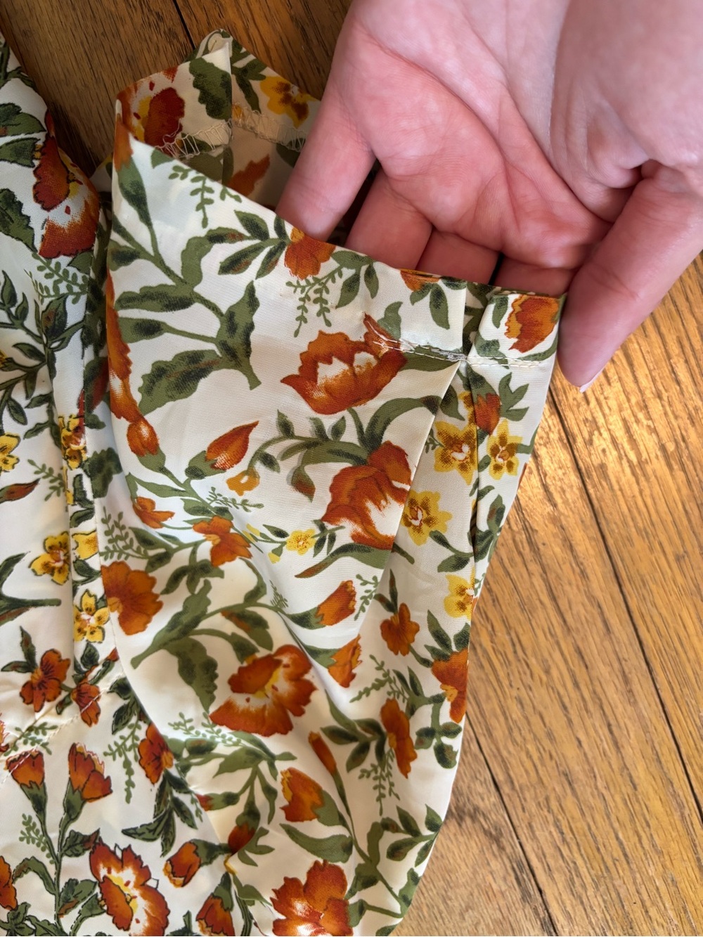 Vintage 60’s Floral Button-Front Shift Dress in Cream, Rust & Green Print - Picture 4 of 12
